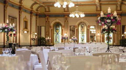 The Hotel Windsor - Accommodation NSW 5