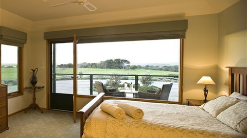 Lonsdale Views - Accommodation NSW 3