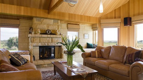 Lonsdale Views - Accommodation NSW 2