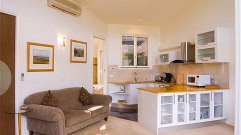 The Gatehouse At Villa Raedward - Accommodation NSW 3