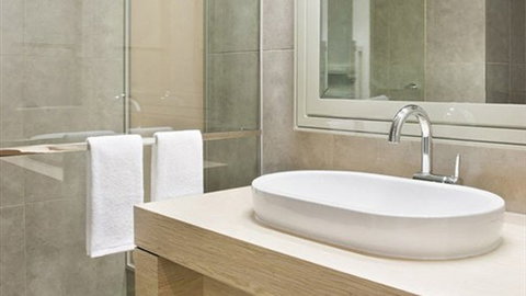 Novotel Melbourne On Collins - Accommodation NSW 4