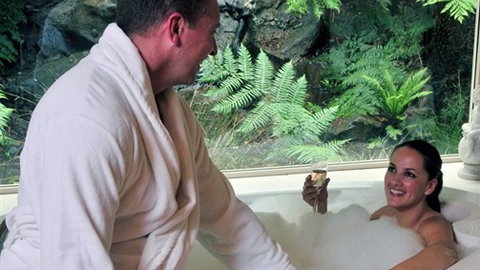 Myers Creek Cascades Luxury Cottages - Accommodation NSW 6