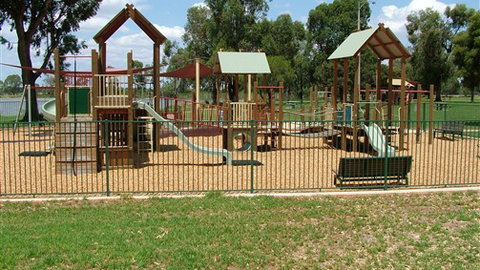 Cohuna Waterfront Holiday Park - Accommodation NSW 5