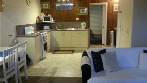Alpenhorn Holiday Units - Accommodation NSW 6