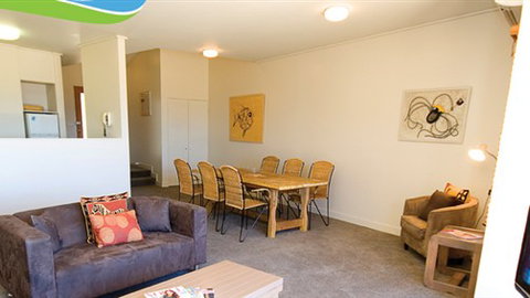 Lornebeach Apartments - Accommodation NSW 4