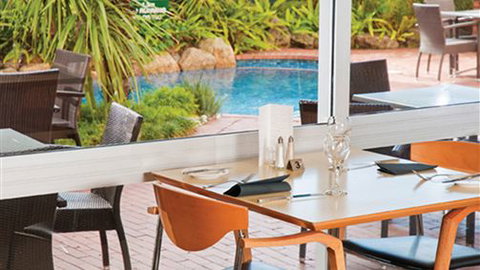 Quality Hotel On Olive - Accommodation NSW 4