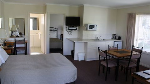 Yarra Gables Motel - Accommodation NSW 4