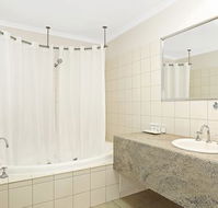 Quality Inn  Suites The Menzies - Accommodation NSW