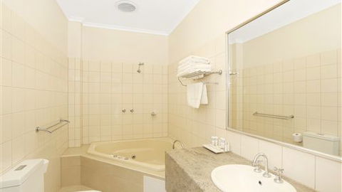 Quality Inn & Suites The Menzies - Accommodation NSW 1