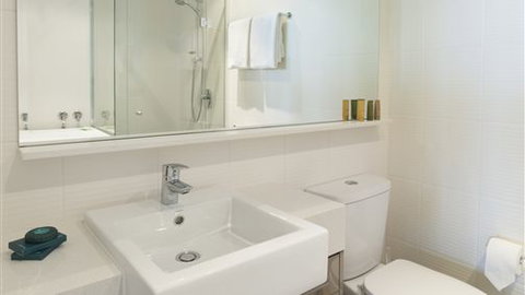 Melbourne Short Stay Apartments - Southbank Central - Accommodation NSW 3
