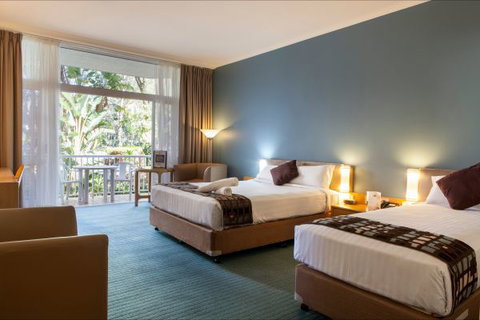 Absolute Beachfront Opal Cove Resort - Accommodation NSW 3