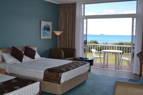 Absolute Beachfront Opal Cove Resort - Accommodation NSW 8