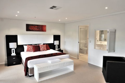 Absolute Beachfront Opal Cove Resort - Accommodation NSW 10