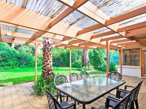 Century 21 SouthCoast: Moana Blue - Accommodation NSW 3