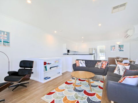 Century 21 SouthCoast: Moana Blue - Accommodation NSW 15