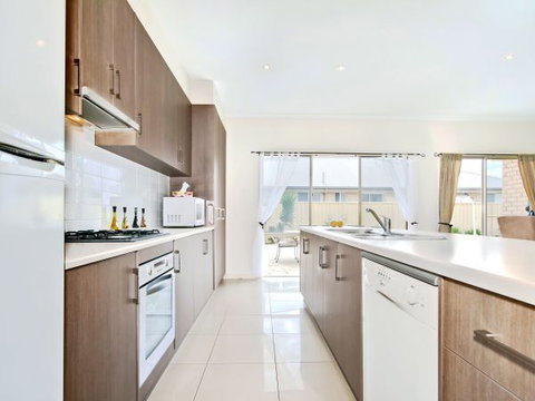 Century 21 SouthCoast: Moana Blue - Accommodation NSW 26