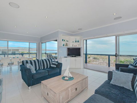 Century 21 SouthCoast: Moana Blue - Accommodation NSW 43