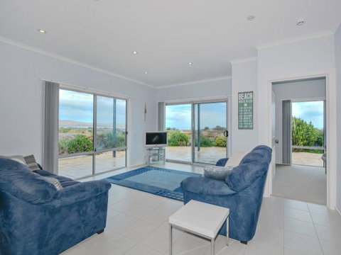 Century 21 SouthCoast: Moana Blue - Accommodation NSW 45