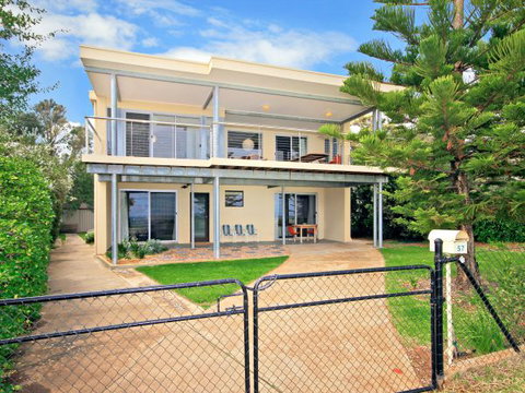 Century 21 SouthCoast: Moana Blue - Accommodation NSW 71