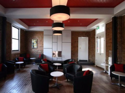 Cow And Calf Hotel - Accommodation NSW 2