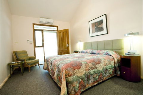 Gundaroo Colonial Inn - Accommodation NSW 2