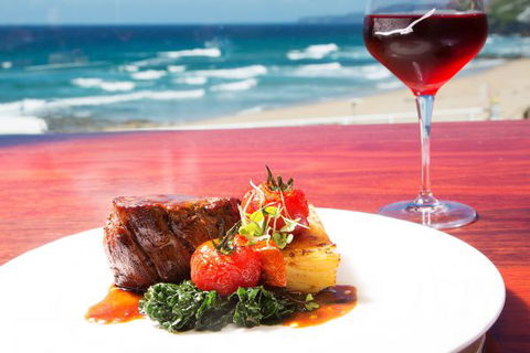 Quality Hotel NOAHS On The Beach - Accommodation NSW 7