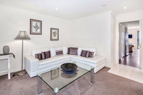 Phoenix House - Ballarat Townhouses - Accommodation NSW 1