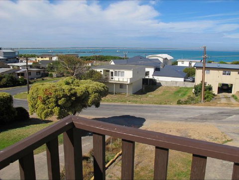 Fensom's Holiday Home - Accommodation NSW 30