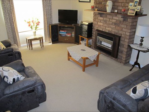Fensom's Holiday Home - Accommodation NSW 16