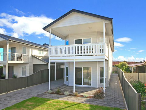 Century 21 SouthCoast: White Caps - Accommodation NSW 0