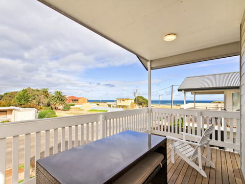 Century 21 SouthCoast: White Caps - Accommodation NSW 3