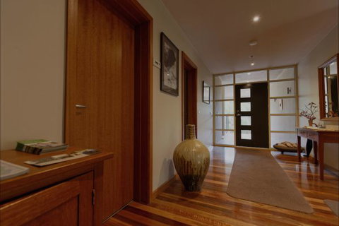 Eugenie's Accommodation - Accommodation NSW 9