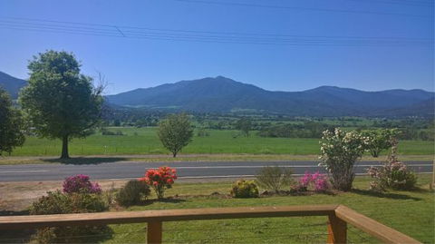 KVH Panorama - Accommodation NSW 6