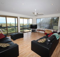 LJ Hooker Goolwa Holiday Rentals - 39 Bradford Road Goolwa Beach - Accommodation NSW