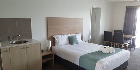 Riverside Resort @ Port - Accommodation NSW 3