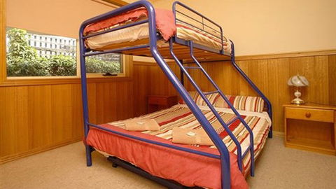 Apollo Bay Backpackers Lodge - Accommodation NSW 2