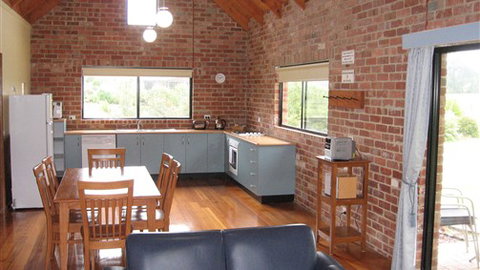 Prom Coast Holiday Lodge - Accommodation NSW 2
