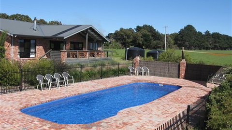 Prom Coast Holiday Lodge - Accommodation NSW 4