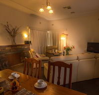 Benson House and Benson Lodge - Accommodation NSW