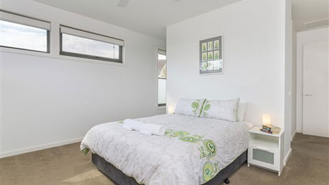 Serenity Torquay Sea View: Luxury Beachfront - Accommodation NSW 2