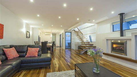 Serenity Torquay Sea View: Luxury Beachfront - Accommodation NSW 0