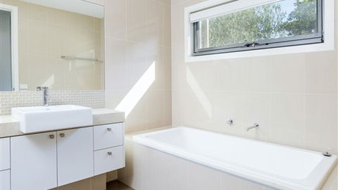 Serenity Torquay Sea View: Luxury Beachfront - Accommodation NSW 4