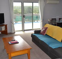 House on the Hill Port Campbell - Accommodation NSW