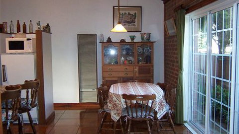 Abaco House - Accommodation NSW 4