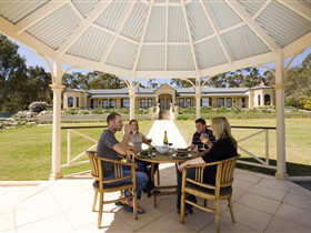 Brice Hill Country Lodge - Accommodation NSW 2