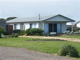 Coorong Waterfront Retreat - Accommodation NSW 0