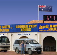 Radeka Downunder Underground Motel and Backpacker Inn - Accommodation NSW