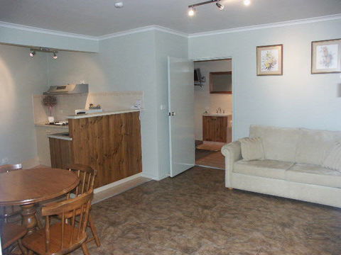 Abbotswood Motor Inn - Accommodation NSW 4