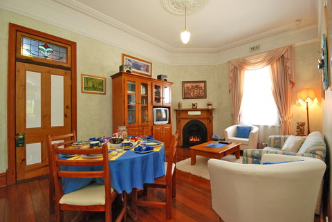 Above Bored Bed And Breakfast - Accommodation NSW 4
