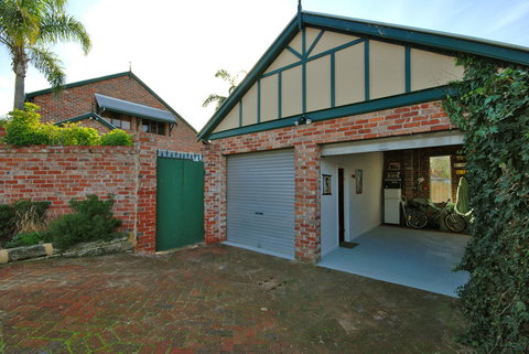 Above Bored Bed And Breakfast - Accommodation NSW 6